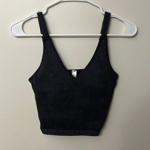 Black V-neck cropped tank - M/L